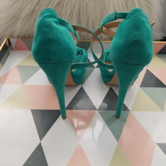 Just Fab Sandals - Picture 3 of 5